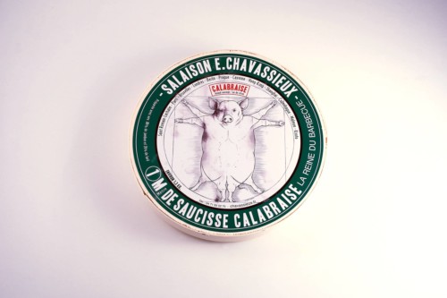 Emmanuel-Chavassieux-Salaison-Coutellerie-boutique-cuire-1m-boite-saucisse-calabraise