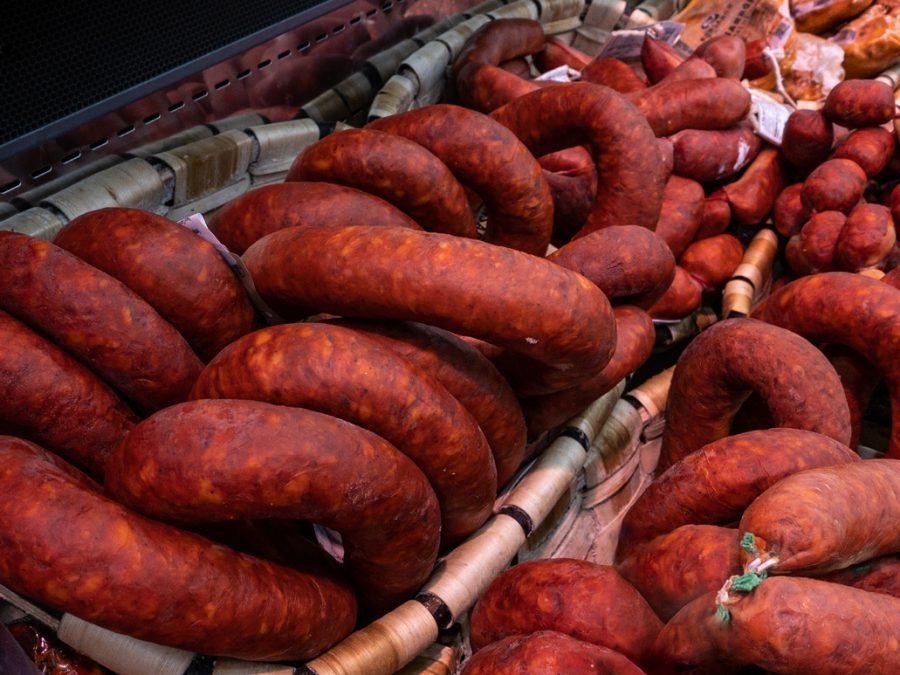 Pourquoi certaines charcuteries sont-elles fumées ?