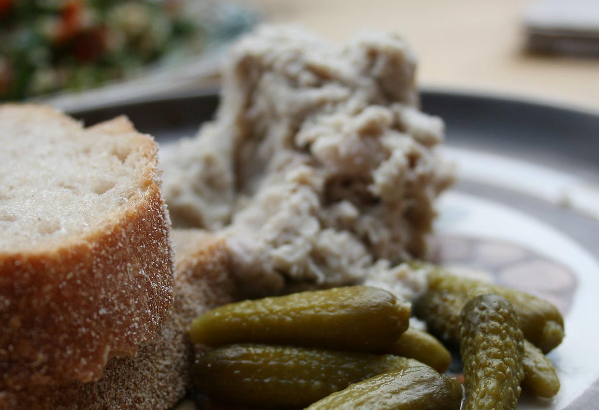 Rillettes et cornichons