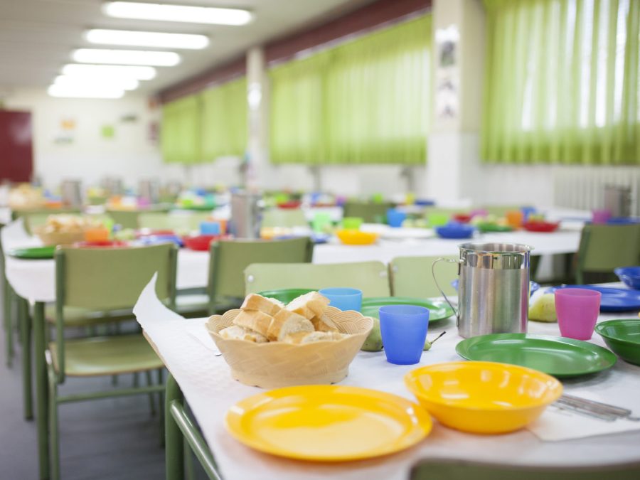 Le retour des couverts plastiques à l'école